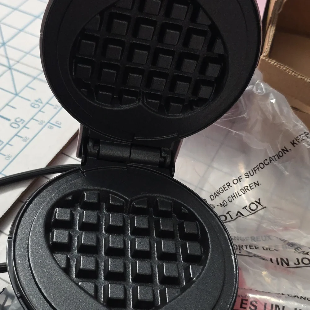 Compact Pink Waffle Maker, Mini Heart Maker, Dash, NIB